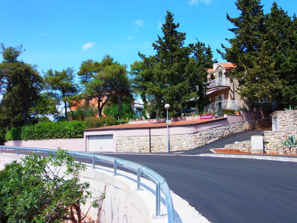 Adrienn Apartments Стари Град Екстериор снимка