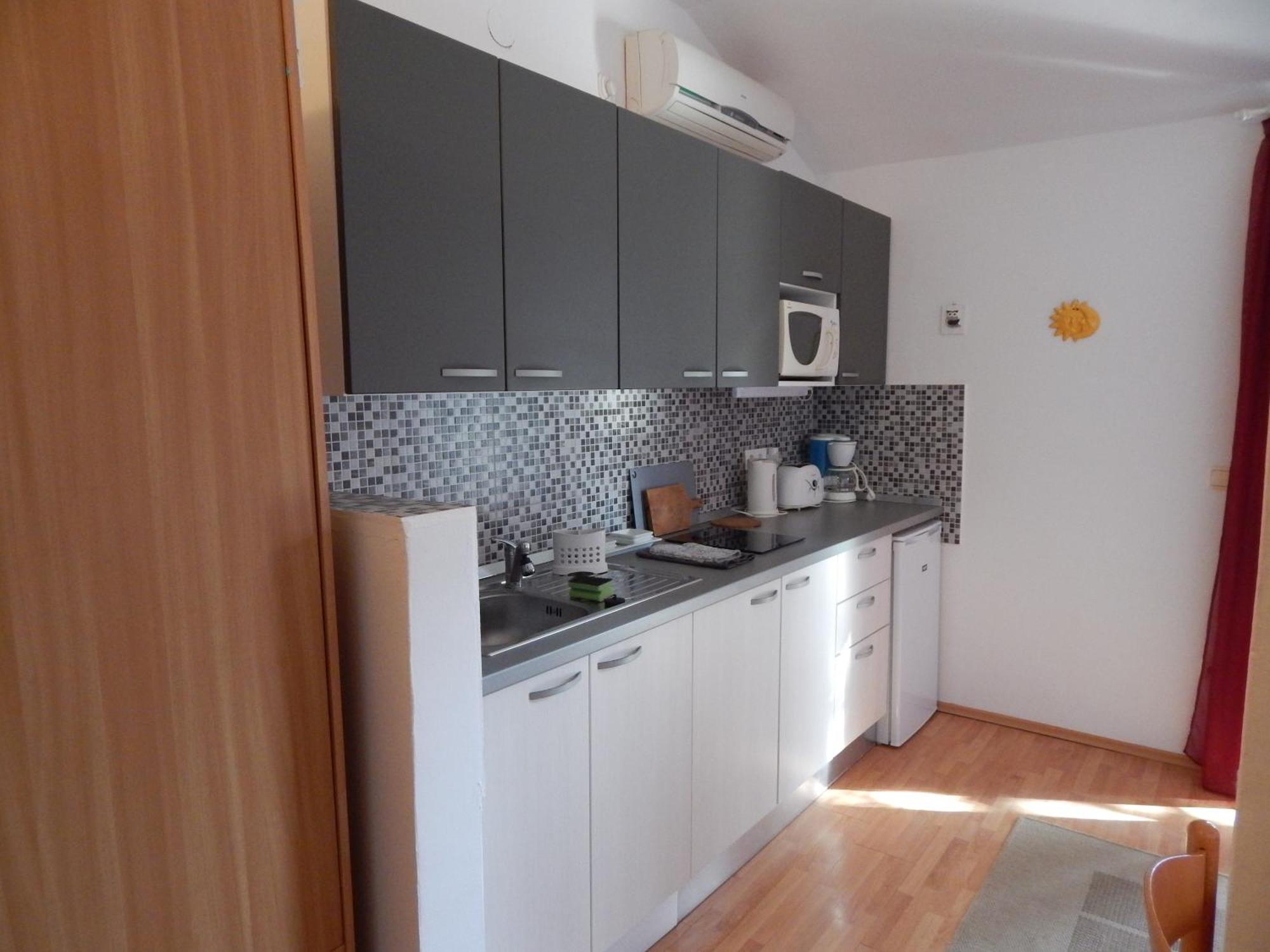 Adrienn Apartments Стари Град Стая снимка