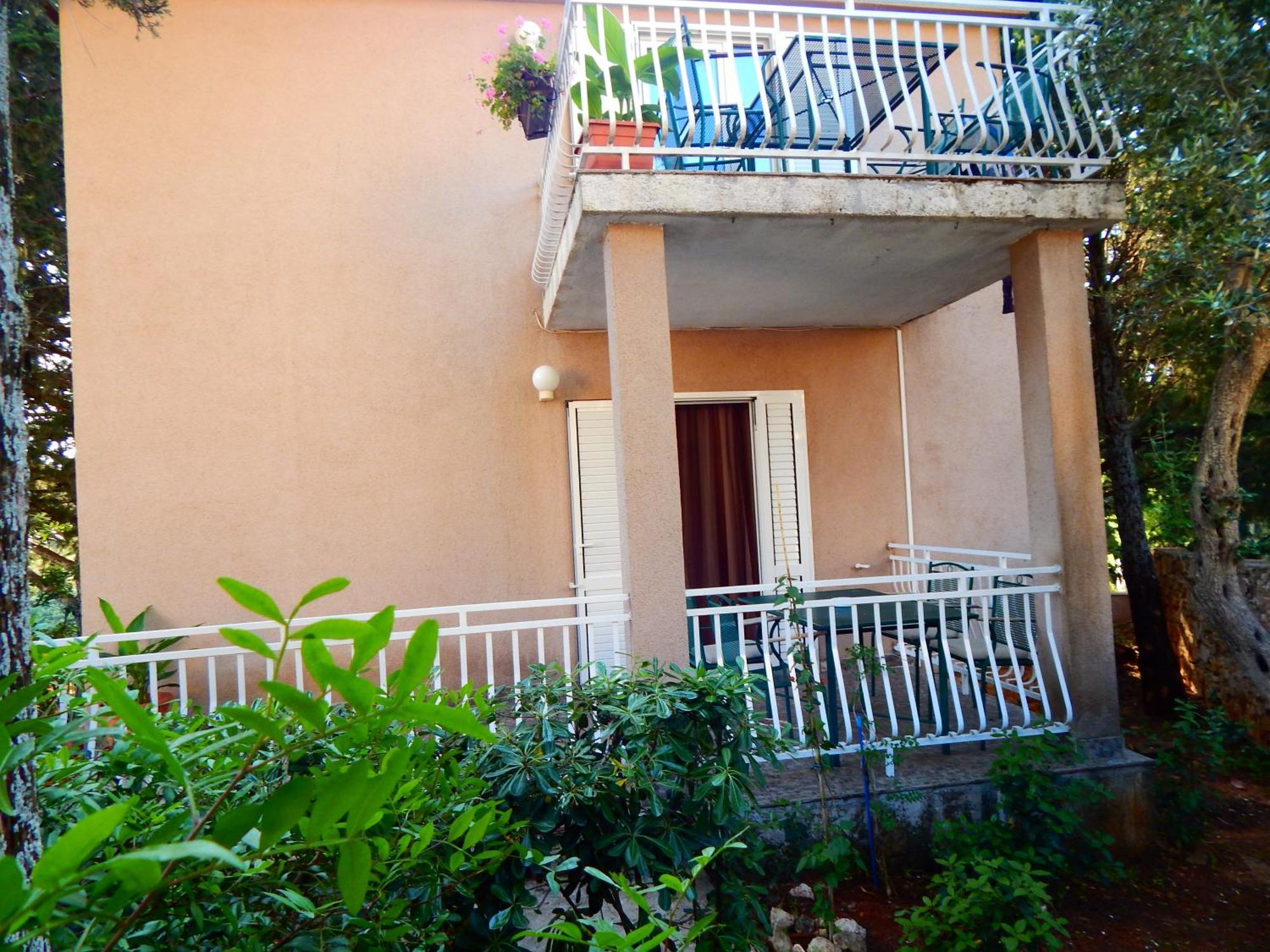 Adrienn Apartments Стари Град Екстериор снимка