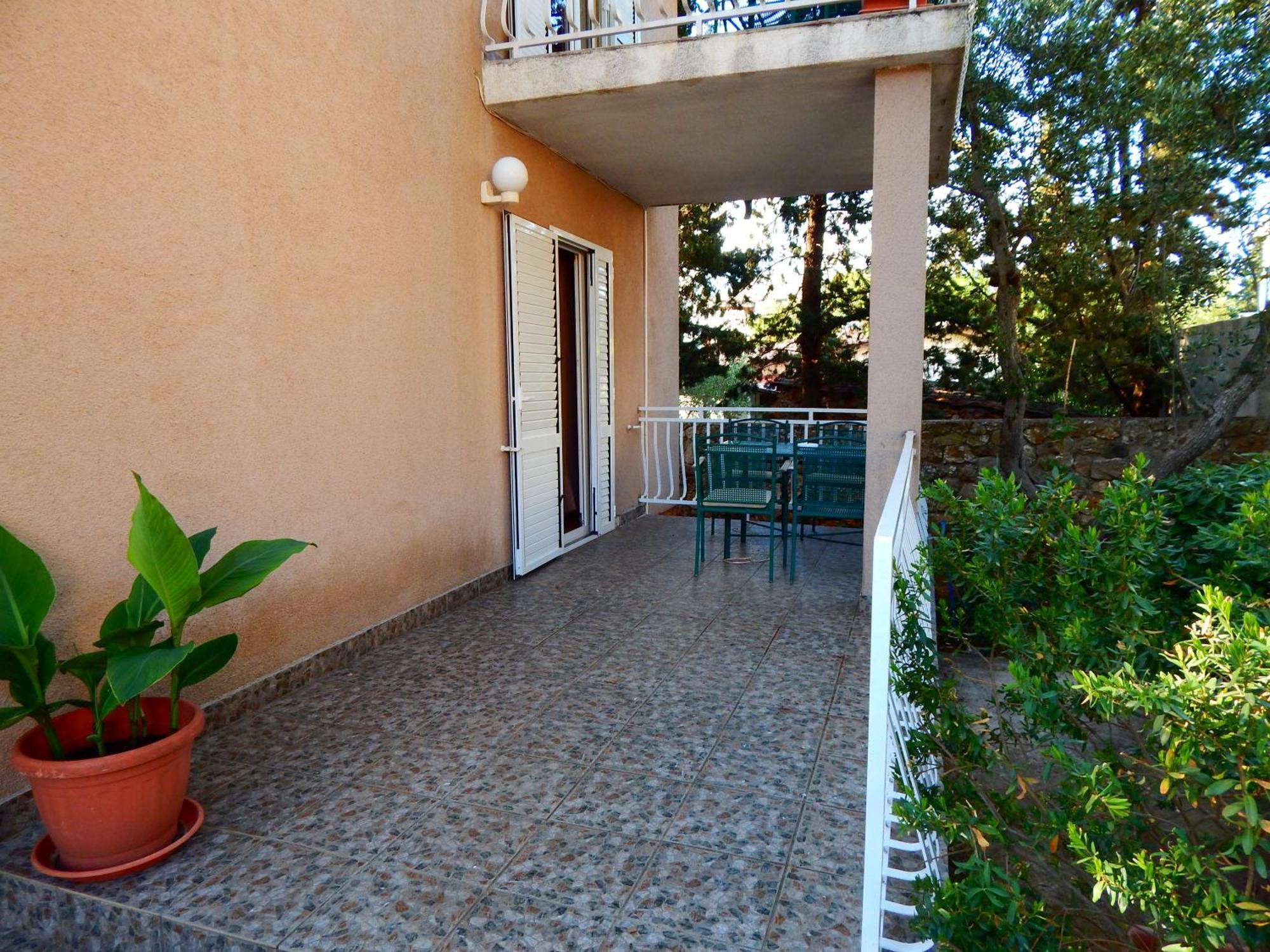 Adrienn Apartments Стари Град Екстериор снимка
